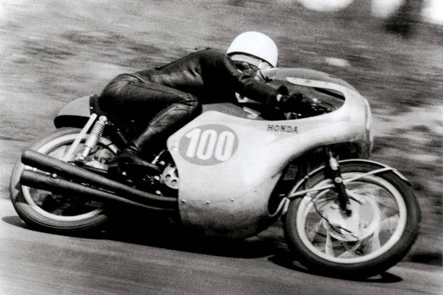 Kunimitsu Takahashi portrait from his Honda factory racing career